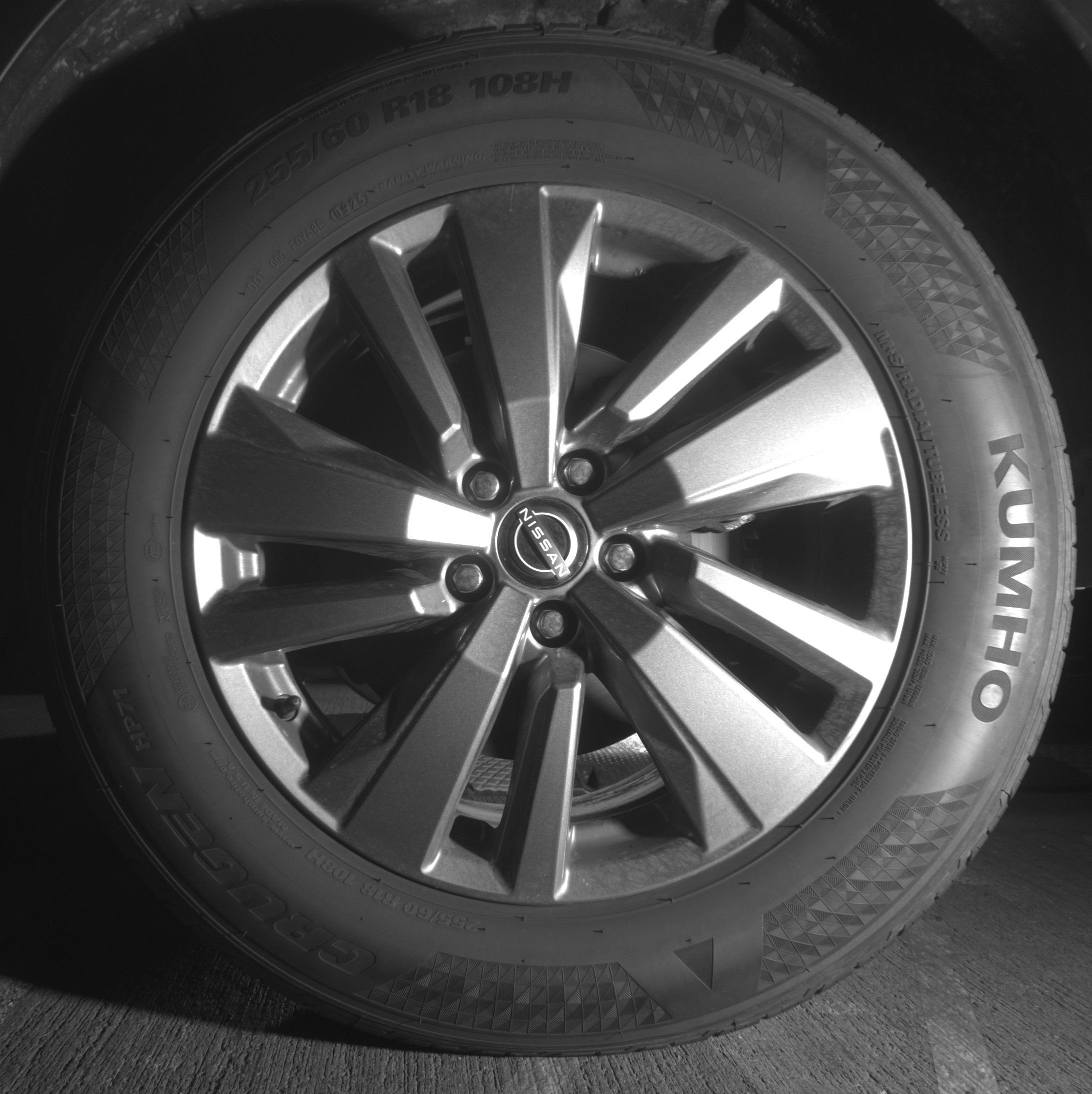 Used 2025 Nissan Pathfinder SV image 14