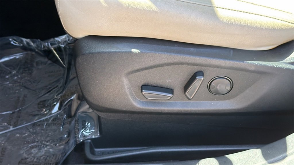 Used 2020 Ford Edge Titanium image 18