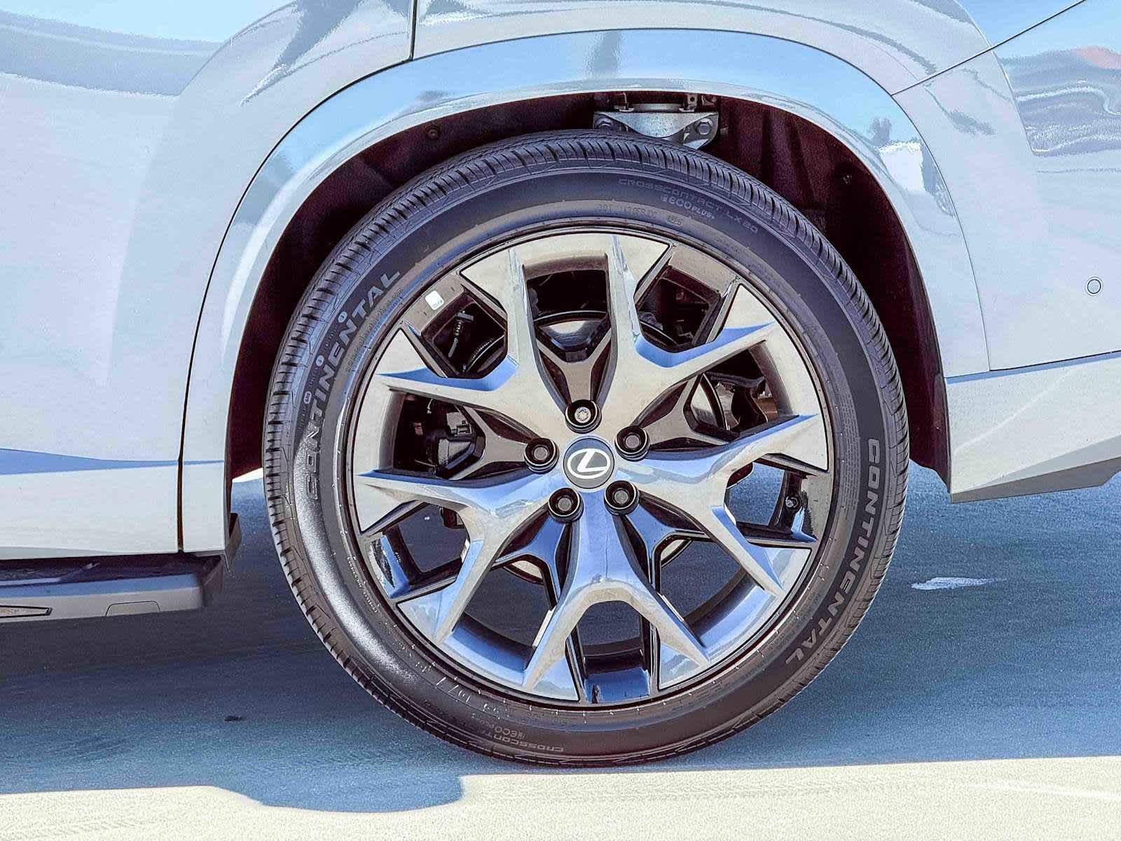 New 2026 Lexus TX 500h AWD image 9