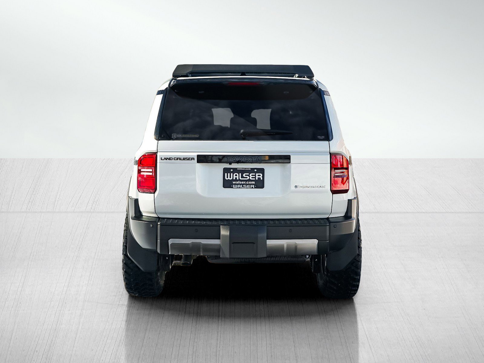 Used 2025 Toyota Land Cruiser image 6