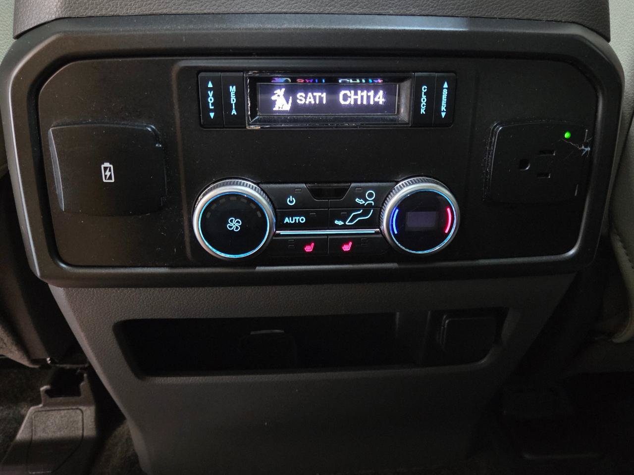 Used 2018 Ford Expedition Limited w/ Equipment Group 301A AWD/4WD image 33