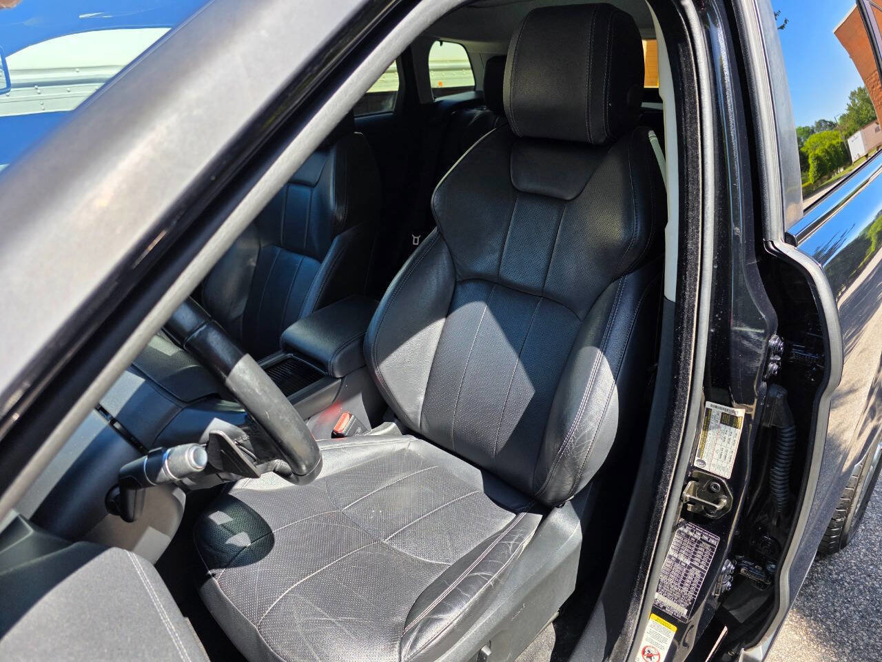 Used 2018 Land Rover Range Rover Evoque SE Premium AWD/4WD image 12