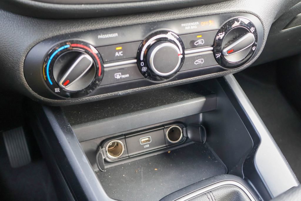 Used 2025 Kia Soul LX image 14