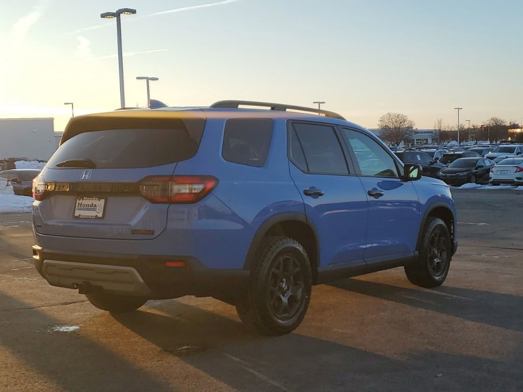 Certified 2025 Honda Pilot TrailSport image 7