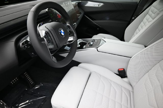 New 2027 BMW X5 xDrive40i w/ M Sport Professional Package AWD/4WD image 17