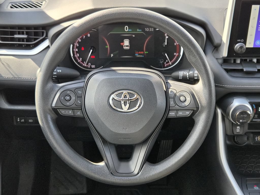 Used 2025 Toyota RAV4 XLE FWD image 15