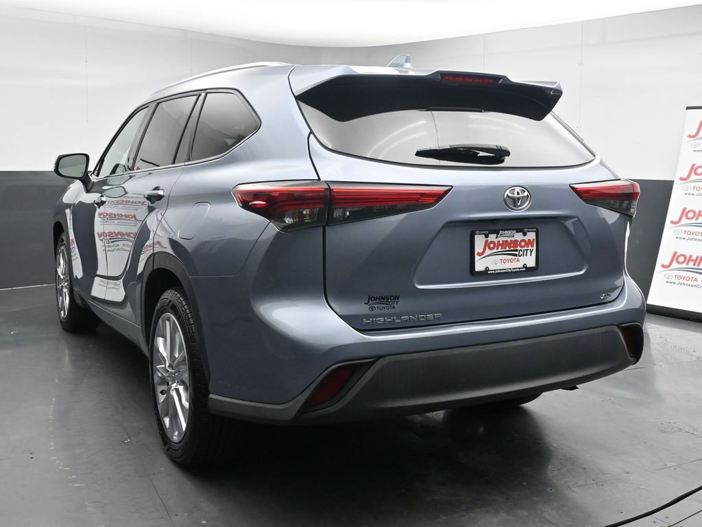 Used 2020 Toyota Highlander XLE FWD image 6