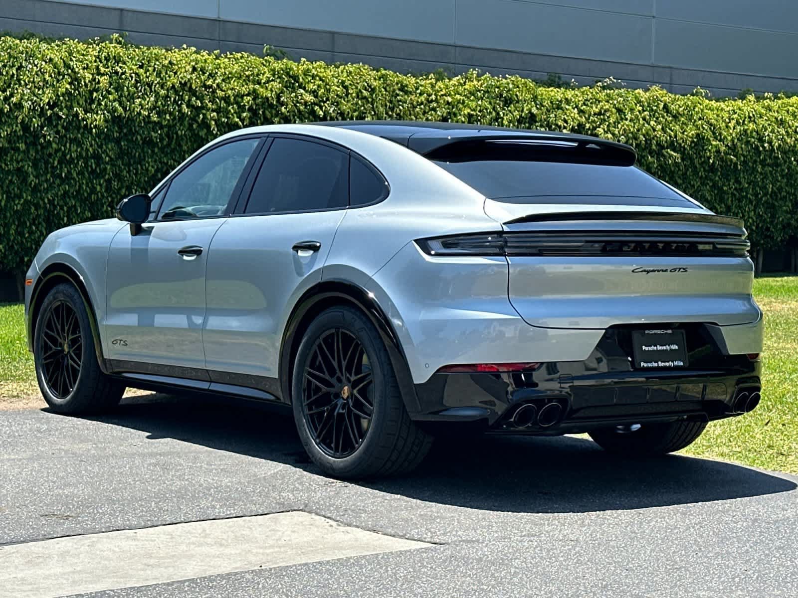 New 2026 Porsche Cayenne GTS AWD/4WD image 3