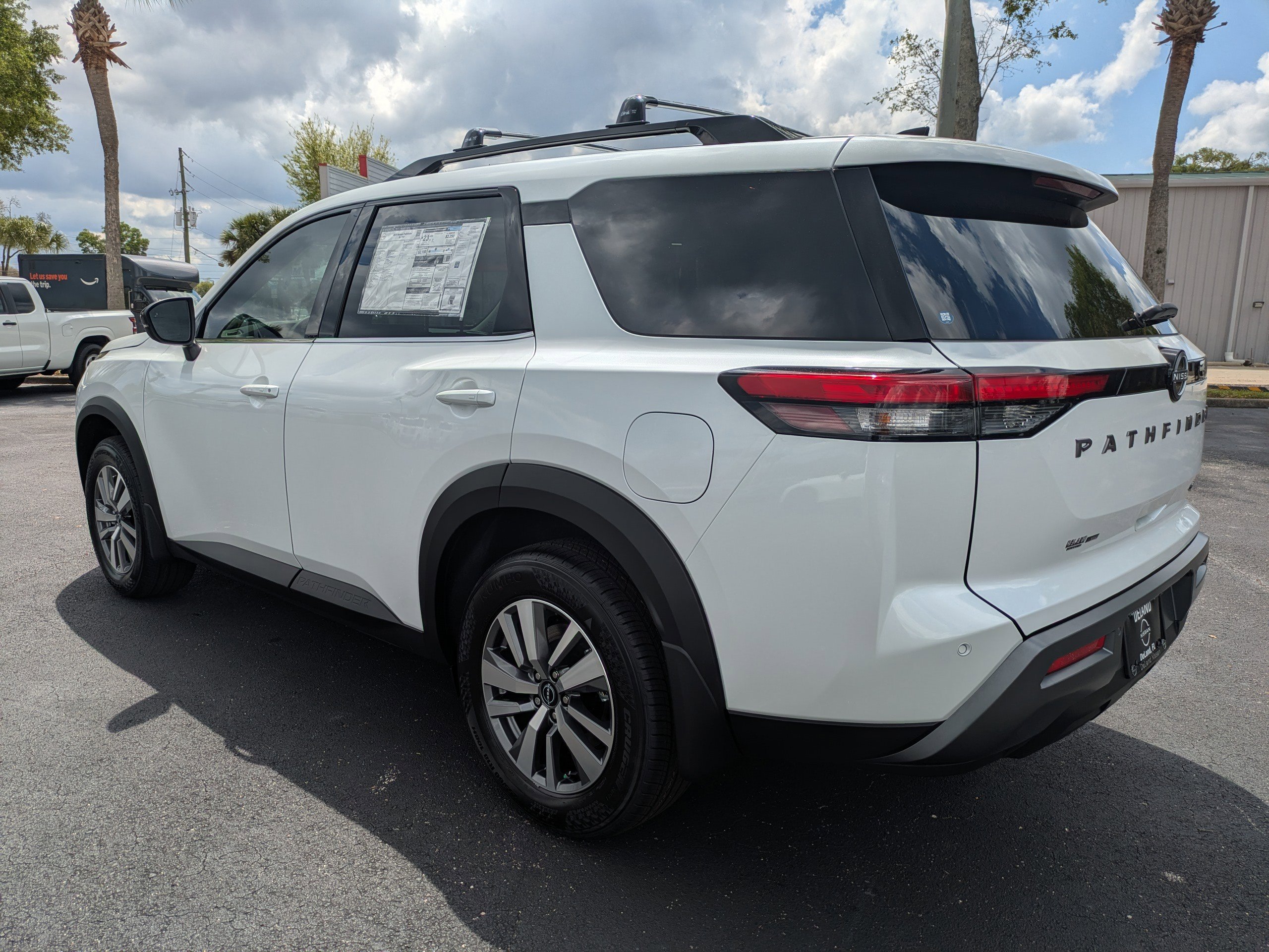 New 2026 Nissan Pathfinder SL FWD image 6