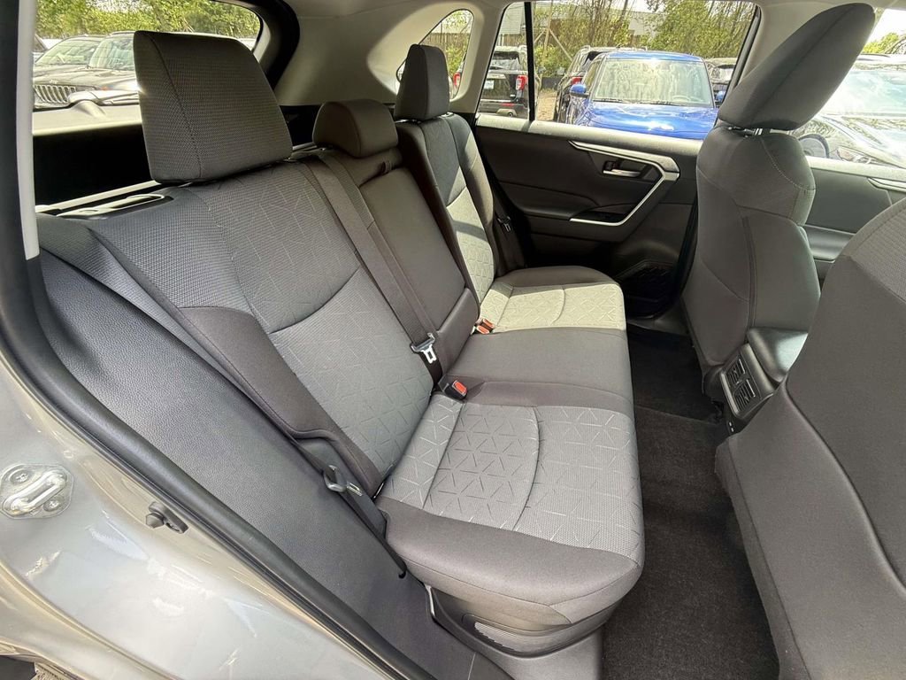 Used 2025 Toyota RAV4 XLE w/ Convenience Package AWD/4WD image 10