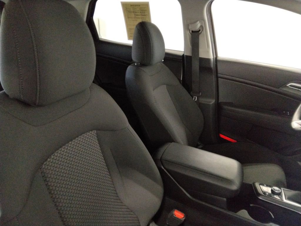 Used 2024 Kia Sportage LX image 38