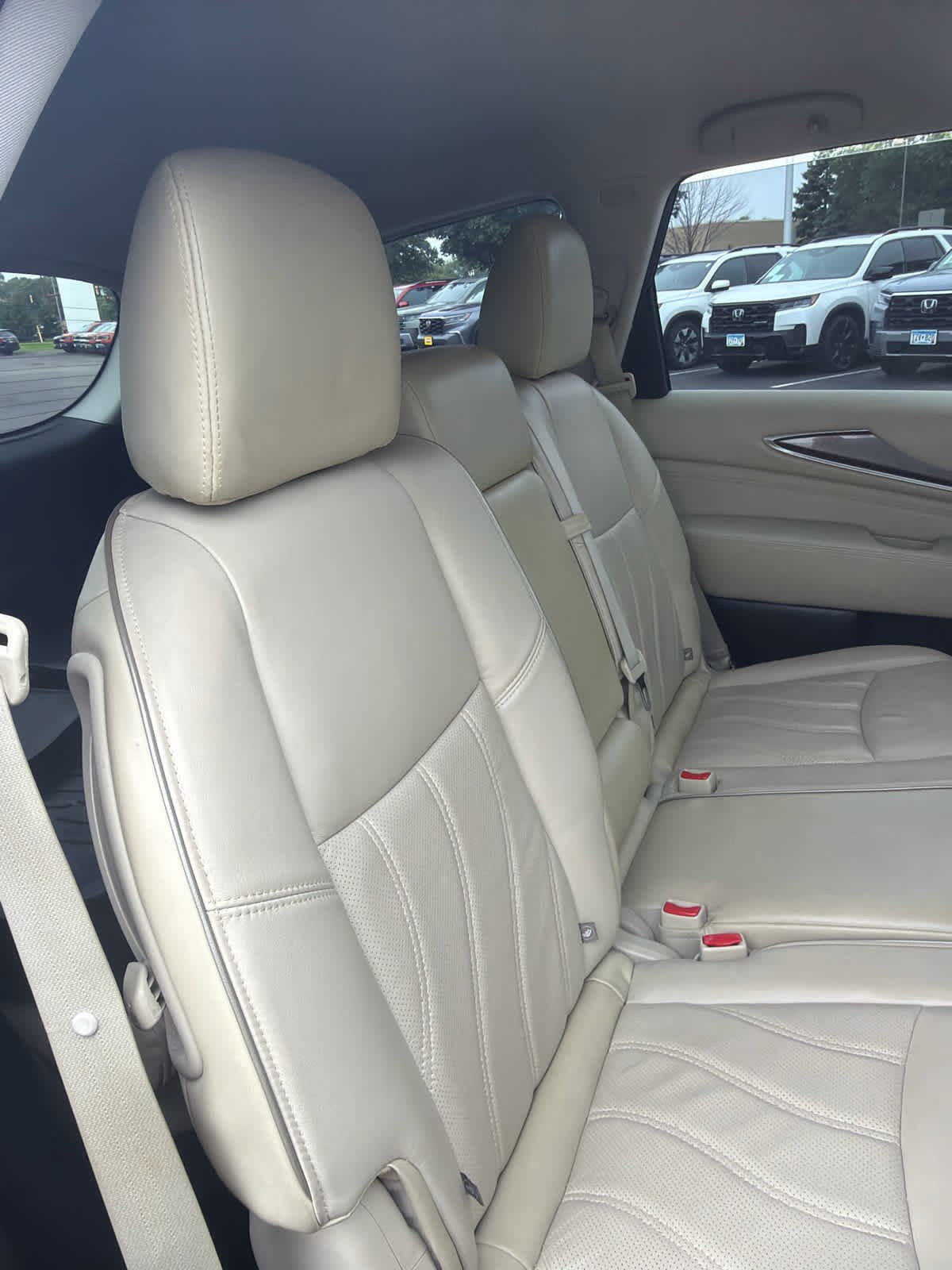 Used 2017 INFINITI QX60 Luxe AWD/4WD image 6