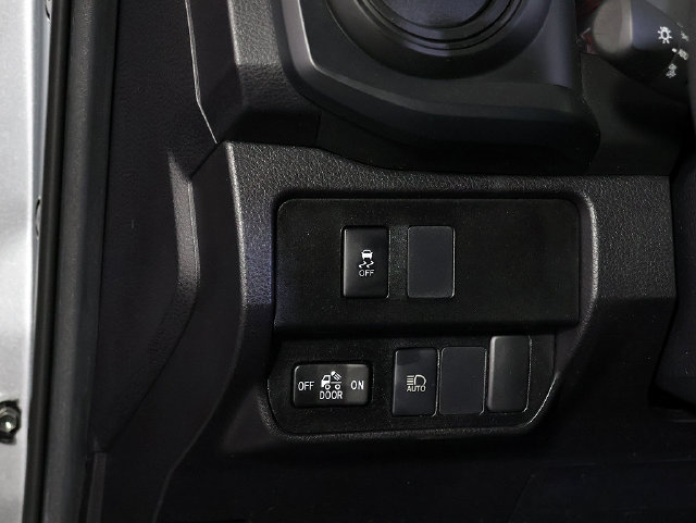 Used 2022 Toyota Tacoma SR AWD/4WD image 25