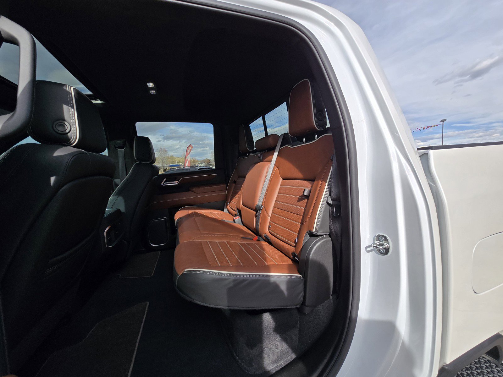 Used 2024 GMC Sierra 2500 Denali Ultimate image 21