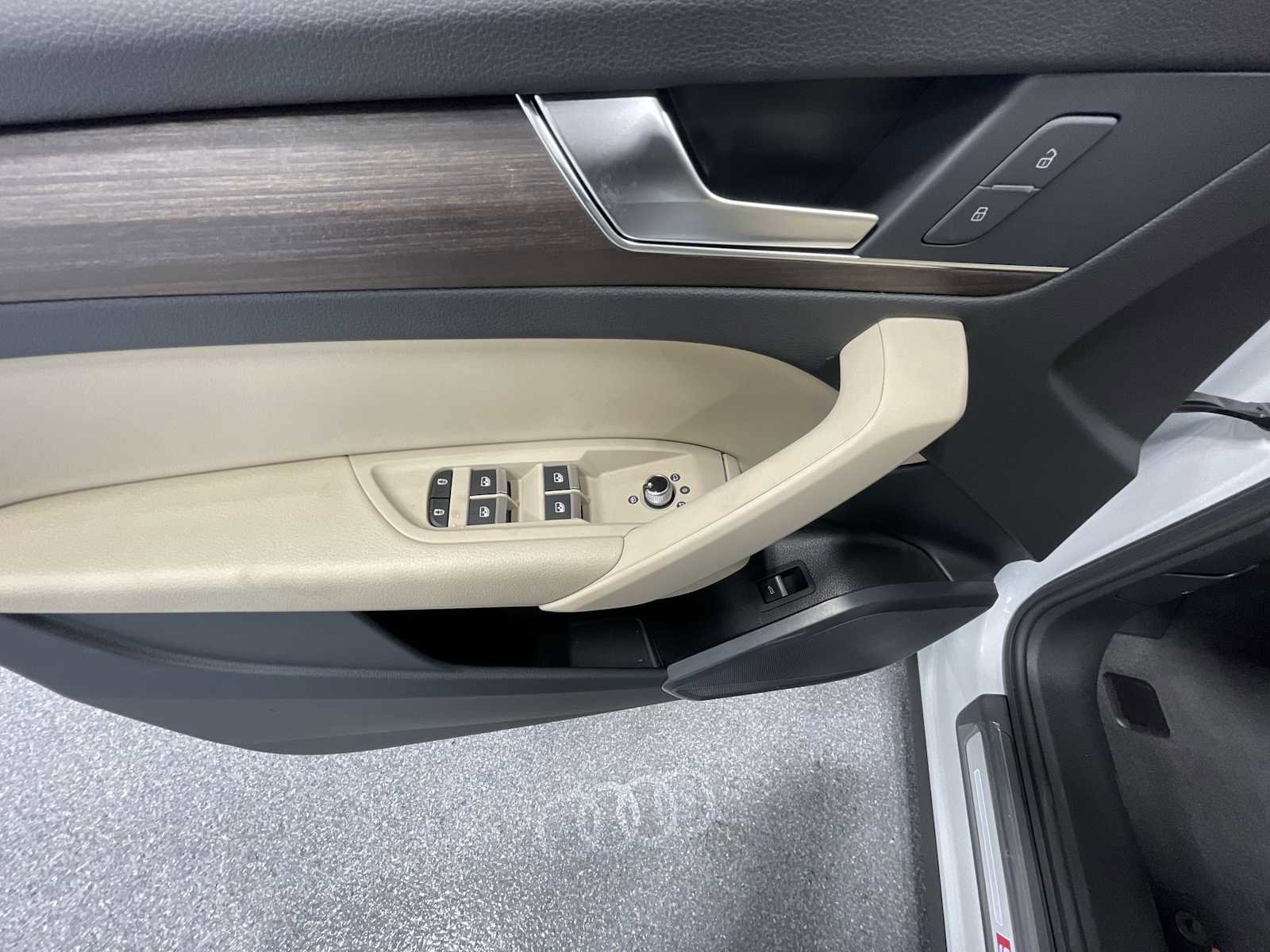 Used 2024 Audi Q5 2.0T Premium image 17