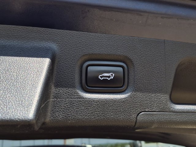 Used 2022 Hyundai Santa Fe Limited FWD image 9