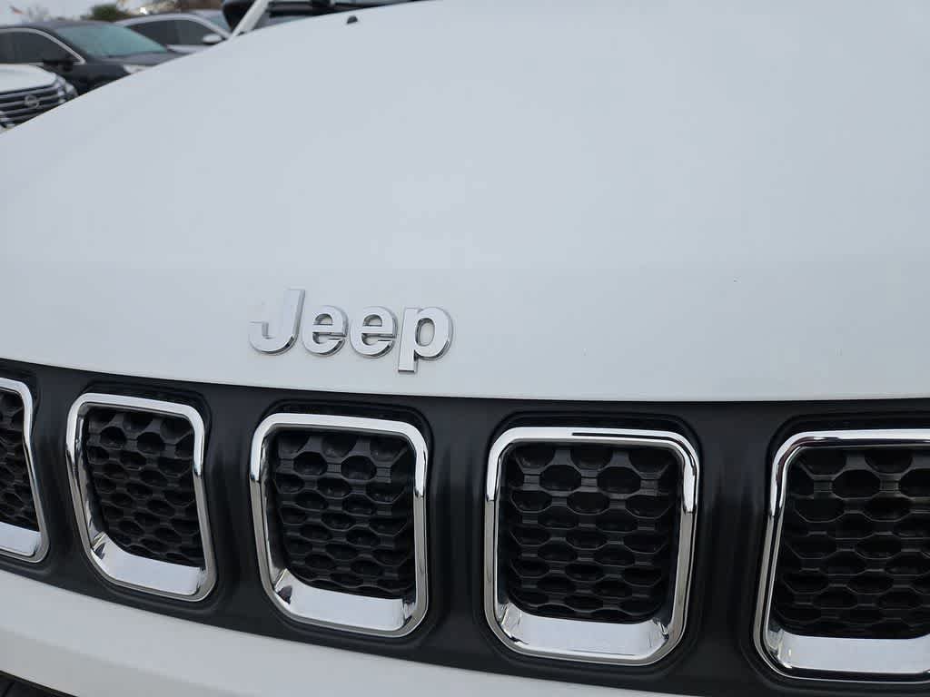 Used 2024 Jeep Compass Latitude AWD/4WD image 18