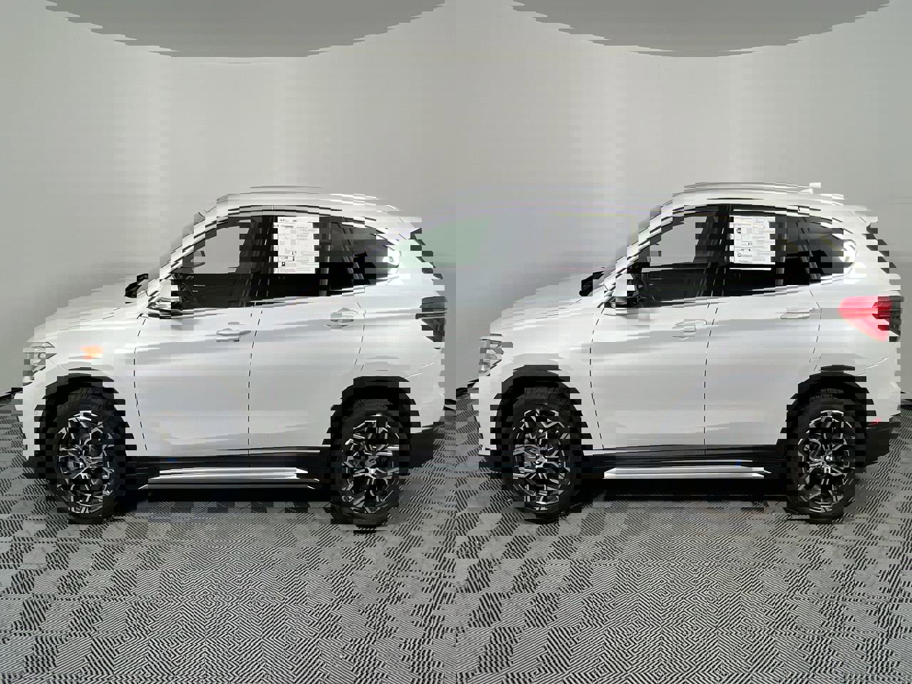 Used 2021 BMW X1 sDrive28i w/ Convenience Package image 8