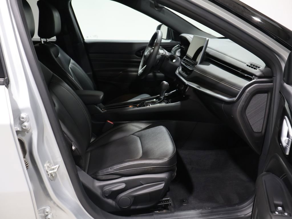 Used 2024 Jeep Compass Limited w/ High Altitude Package image 22