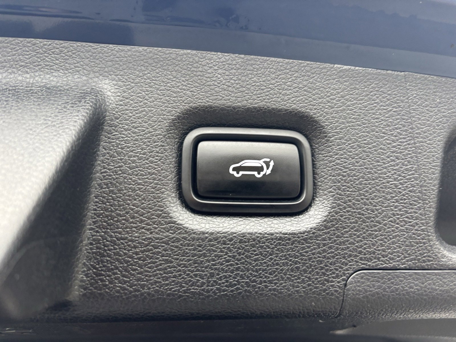 Used 2020 Hyundai Santa Fe Limited image 18