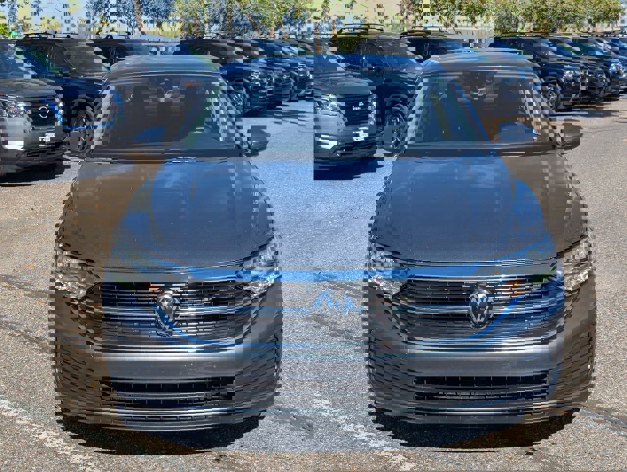 Used 2024 Volkswagen Jetta SE image 9