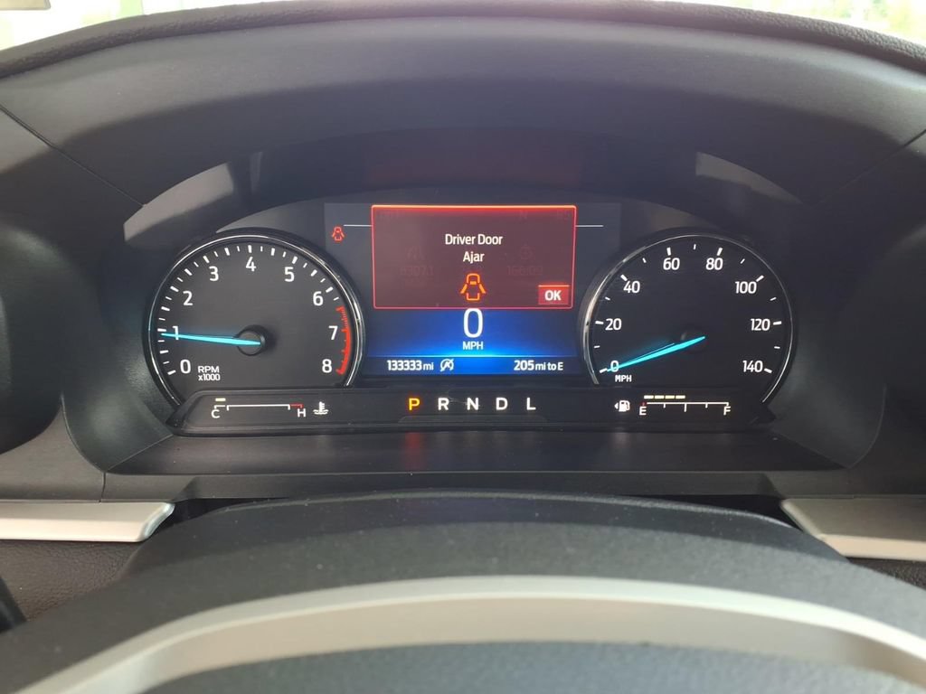 Used 2022 Ford Explorer XLT AWD/4WD image 8