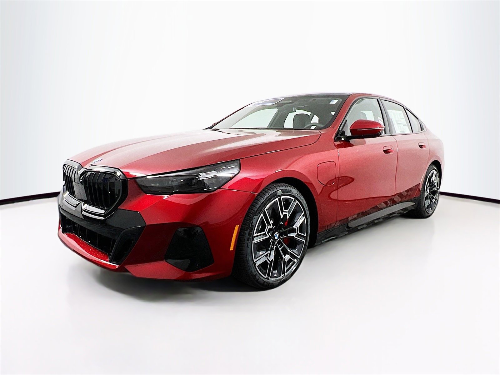 New 2026 BMW 550e xDrive w/ Executive Package image 3