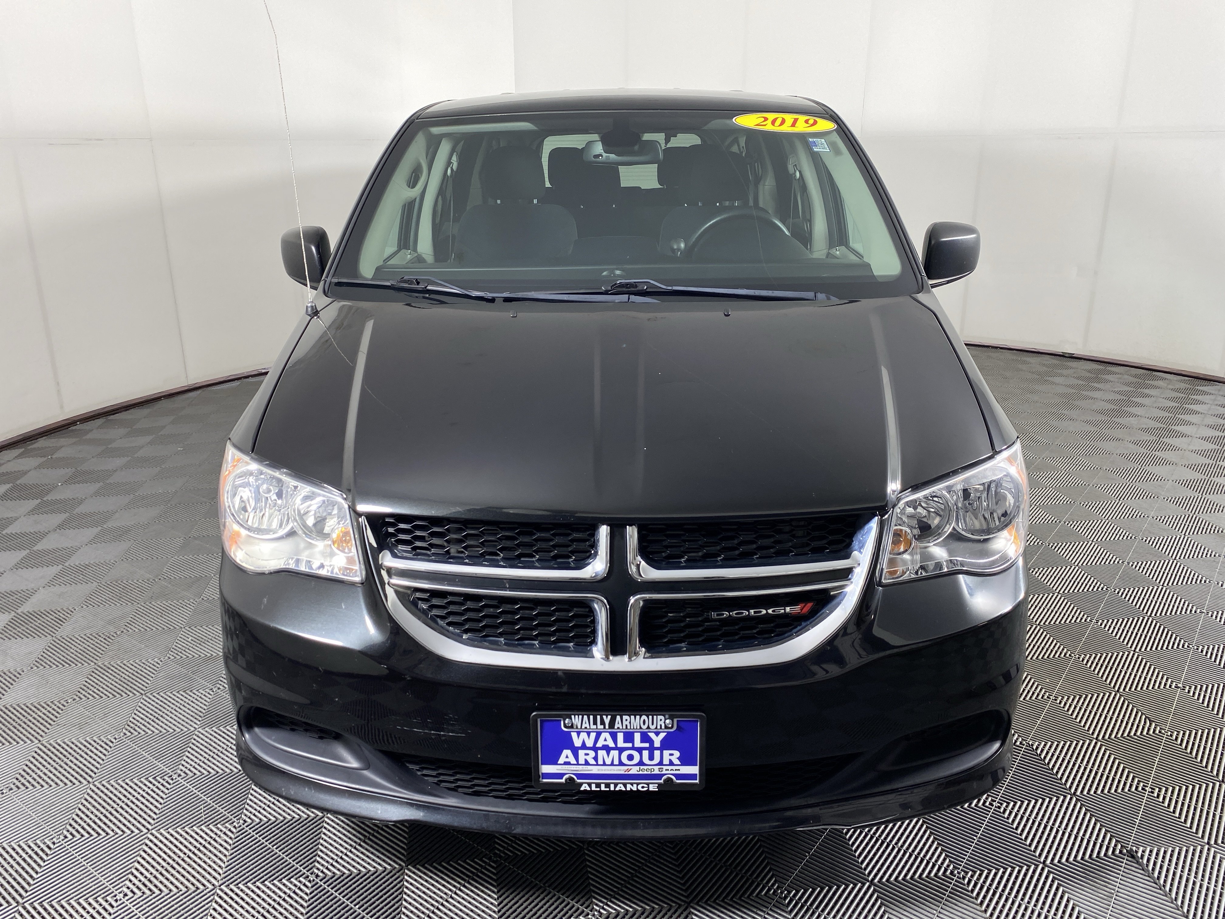 Used 2019 Dodge Grand Caravan SE w/ UConnect Hands-Free Group FWD image 10