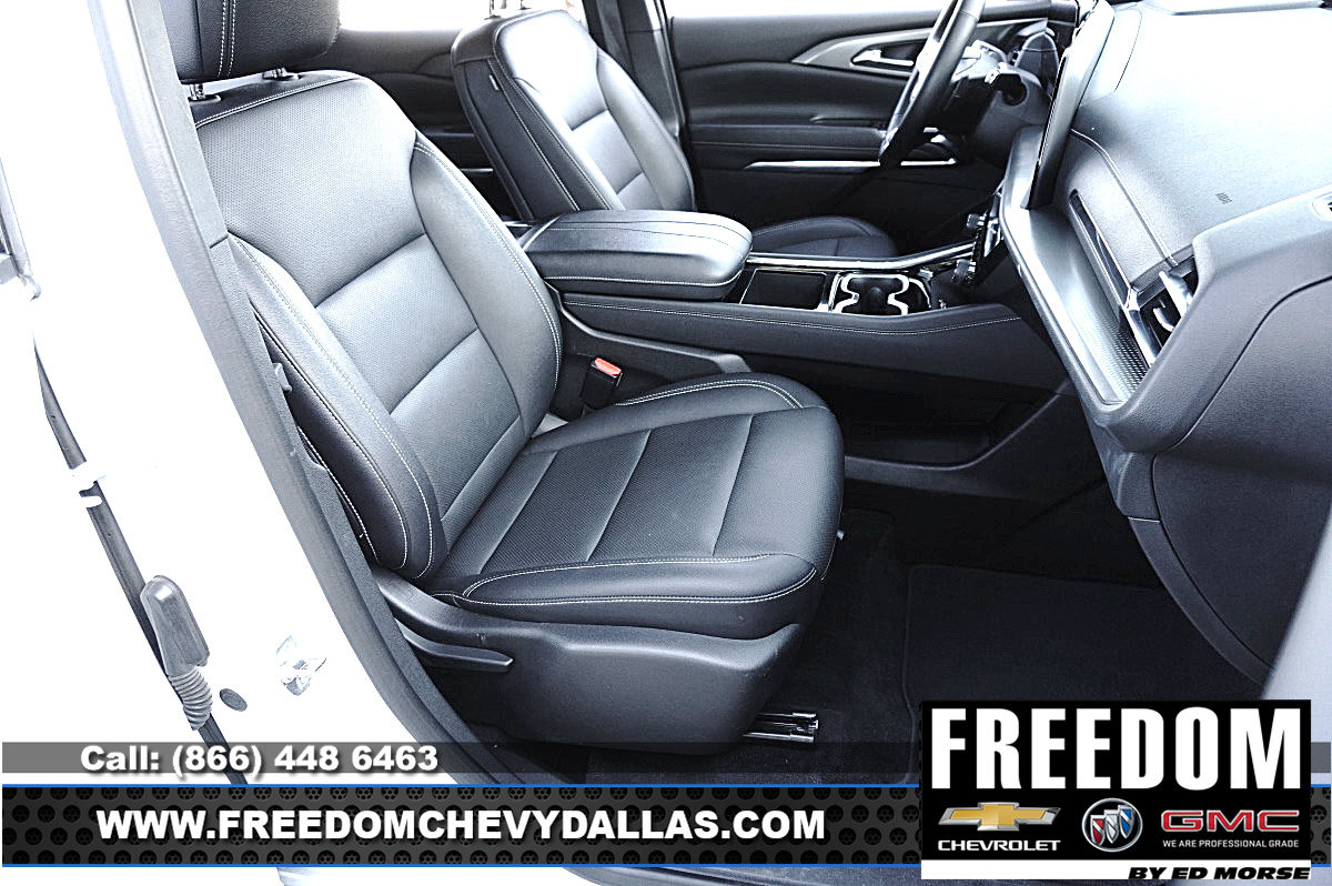 Certified 2025 Chevrolet Traverse LT FWD image 12