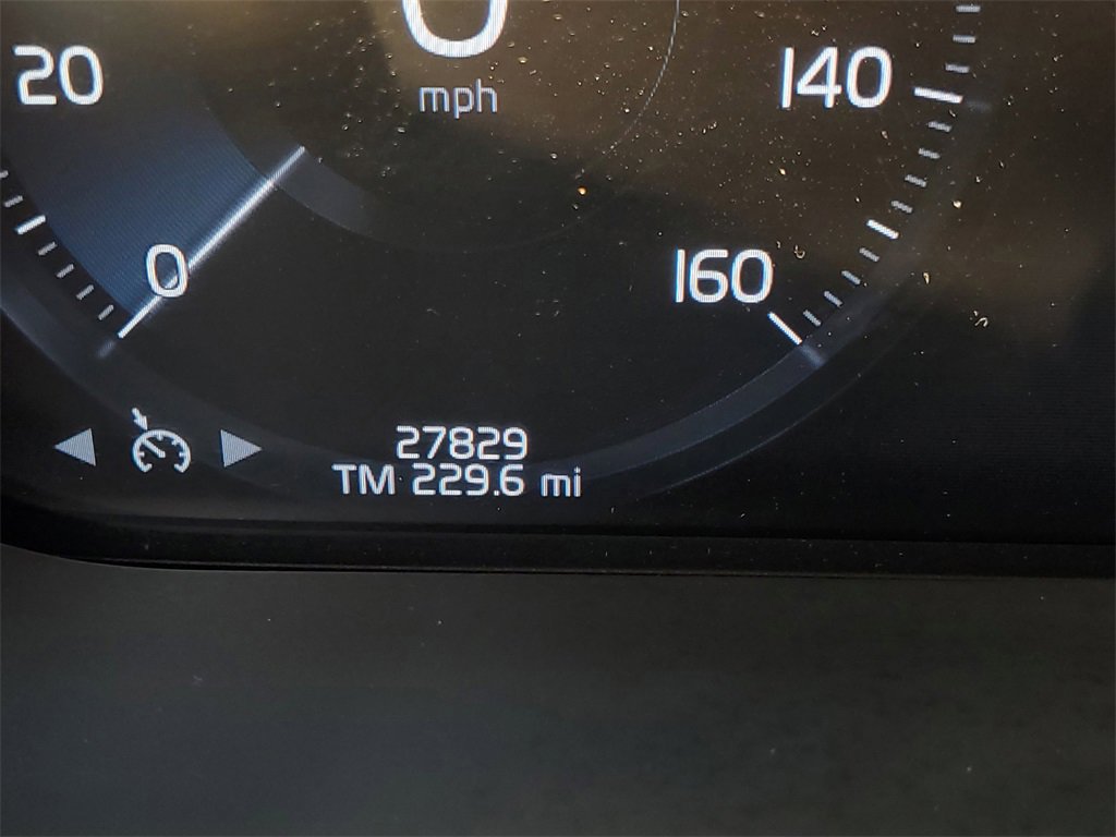 Used 2020 Volvo XC60 T5 Momentum w/ Protection Package Premier image 25