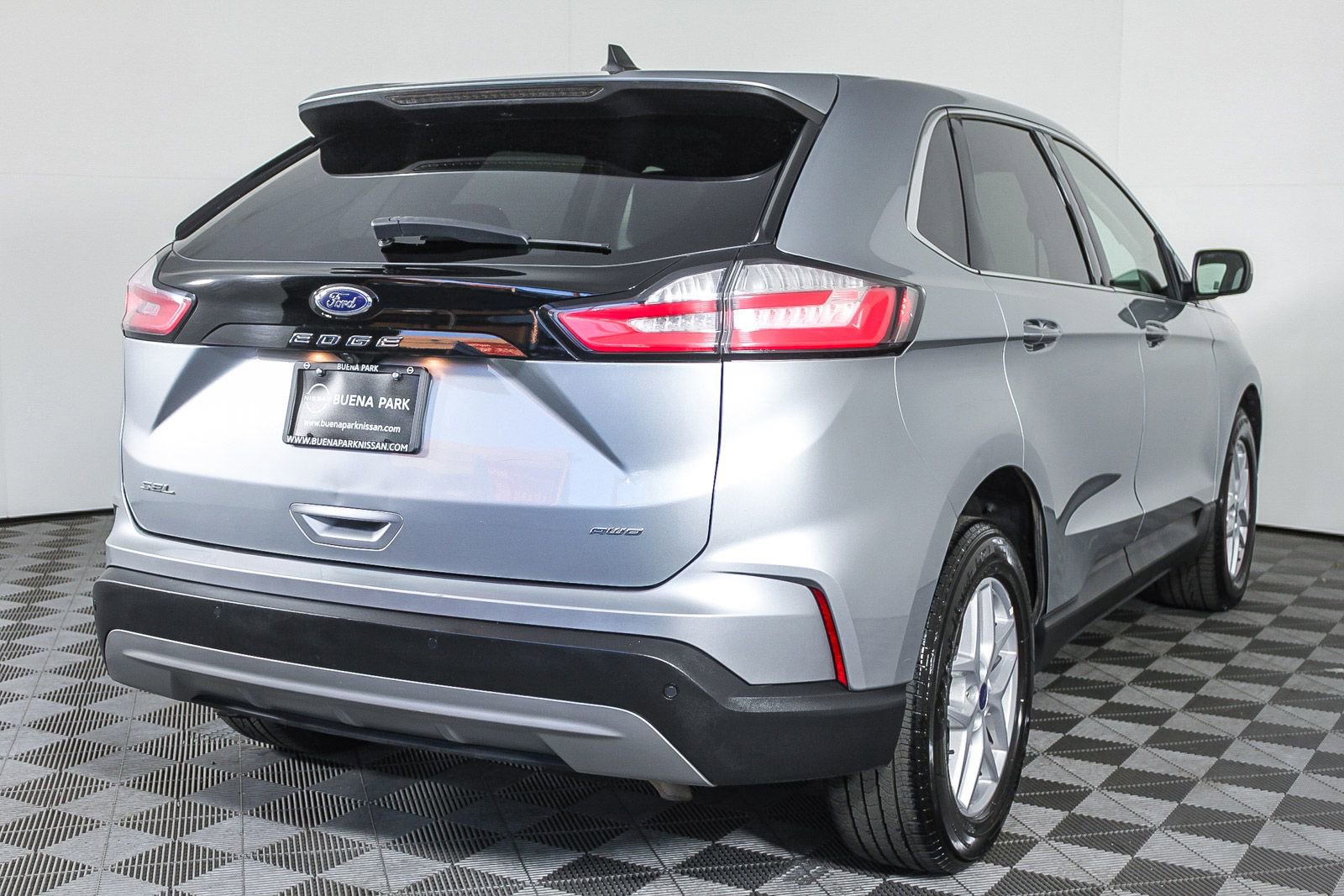 Used 2022 Ford Edge SEL image 8