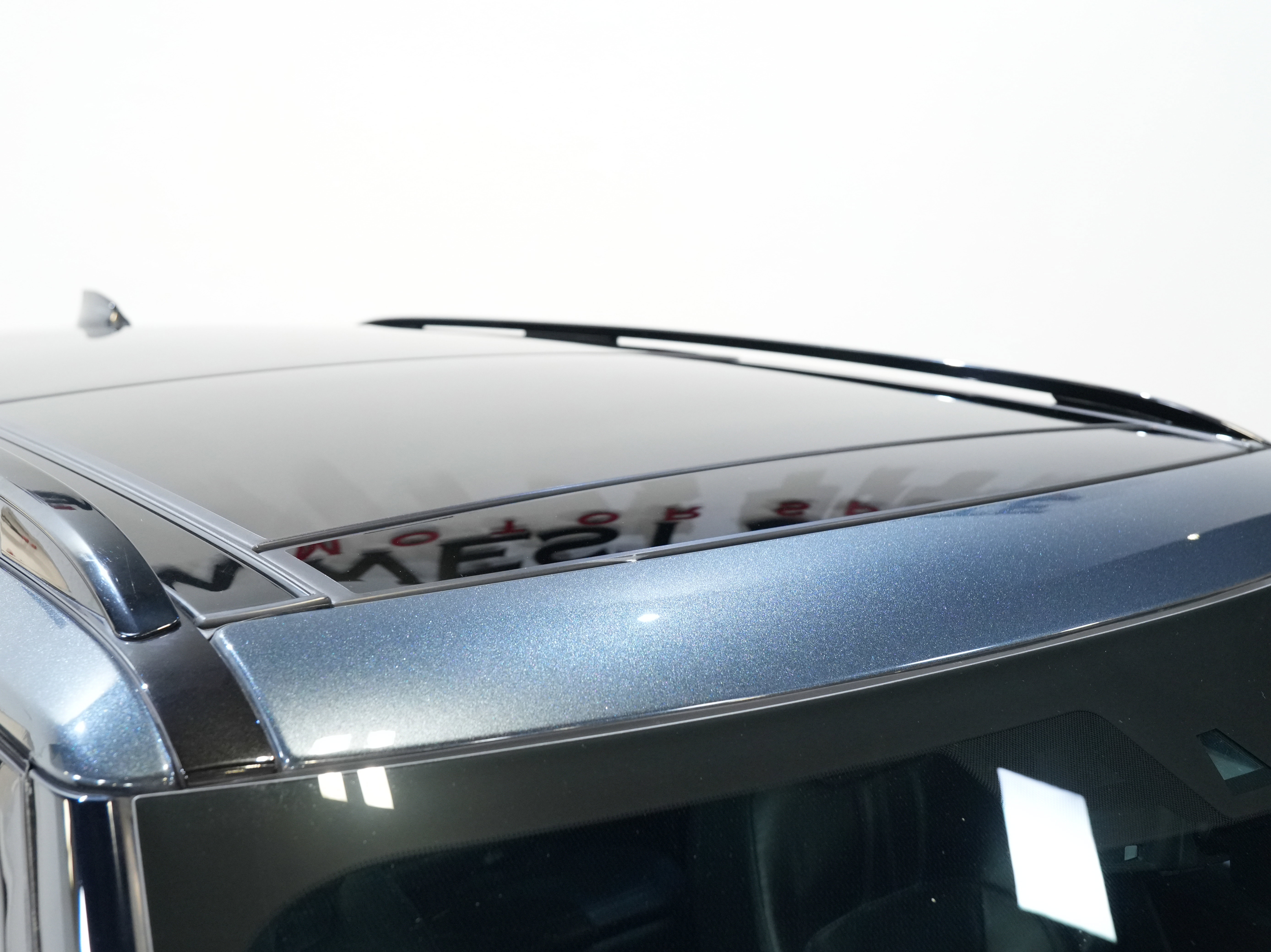 Used 2018 Land Rover Range Rover Long Wheelbase Autobiography image 12