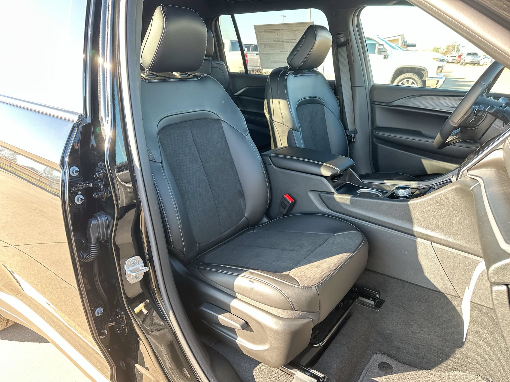 New 2025 Jeep Grand Cherokee L Altitude RWD image 25