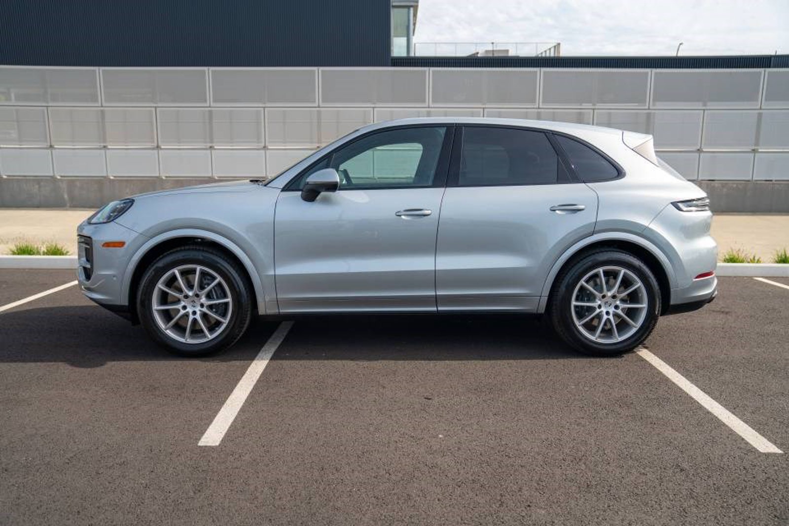 New 2026 Porsche Cayenne AWD/4WD image 2