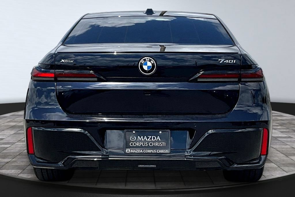 Used 2025 BMW 740i xDrive AWD/4WD image 6