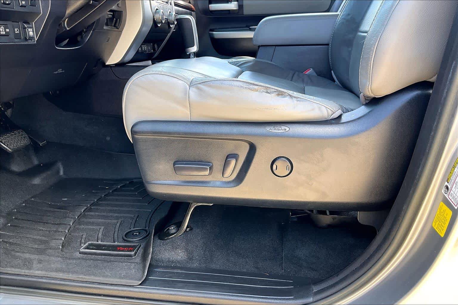 Used 2020 Toyota Tundra Limited w/ Limited Premium Package RWD image 36