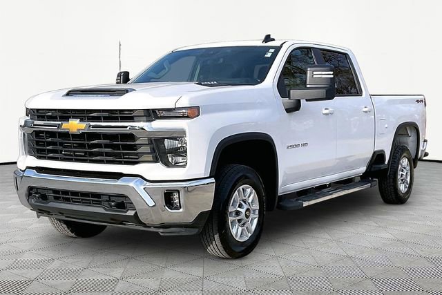 Used 2025 Chevrolet Silverado 2500 LT w/ Convenience Package image 3