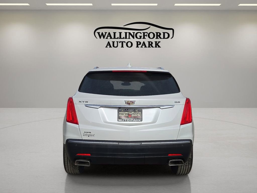 Used 2018 Cadillac XT5 Luxury w/ Driver Awareness Package AWD/4WD image 5