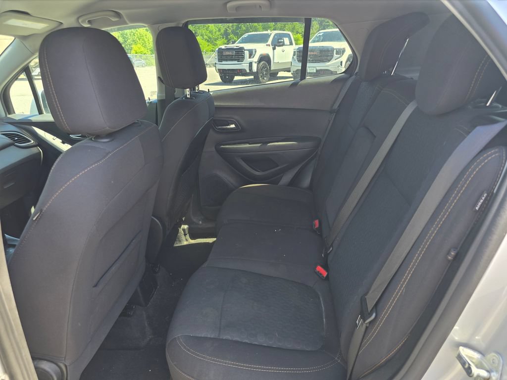 Used 2020 Chevrolet Trax LS w/ Tint and Cruise Package AWD/4WD image 10