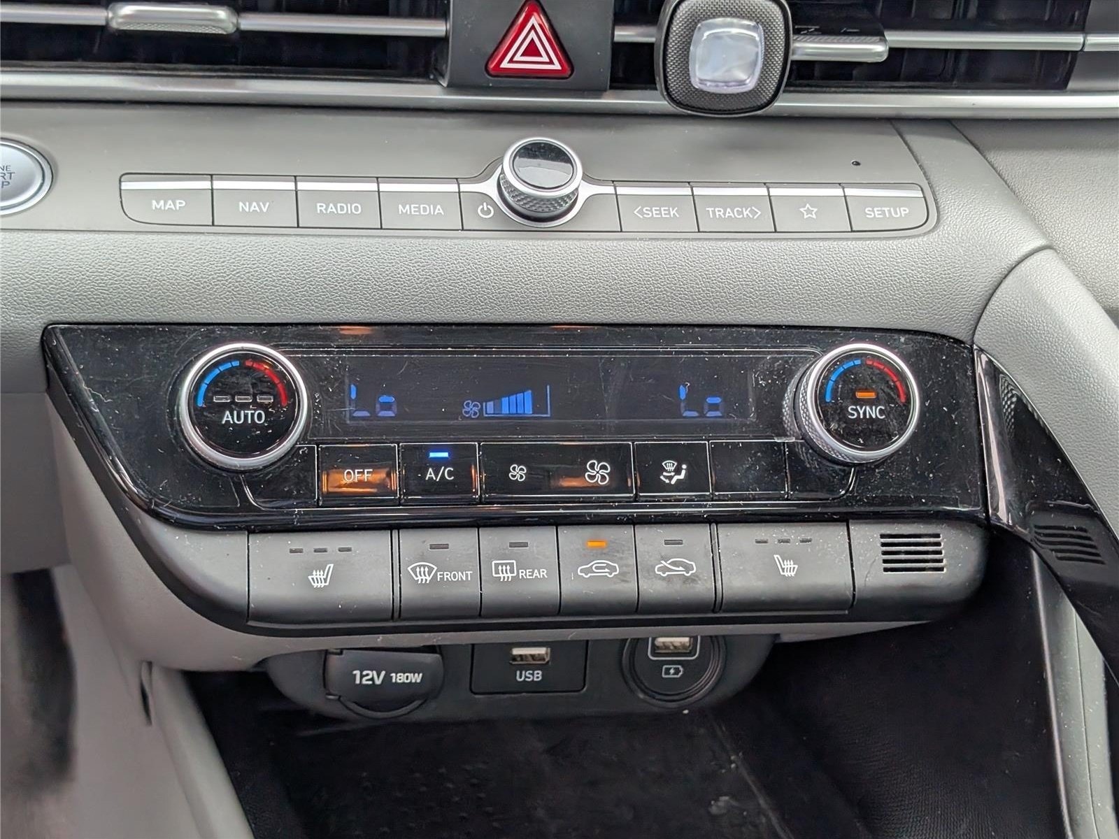 Used 2023 Hyundai Elantra SEL w/ Convenience Package FWD image 24