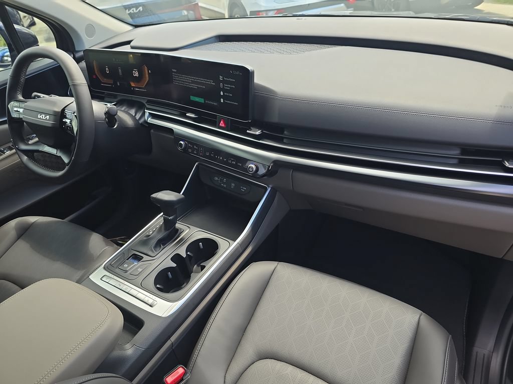New 2027 Kia Carnival FWD image 11