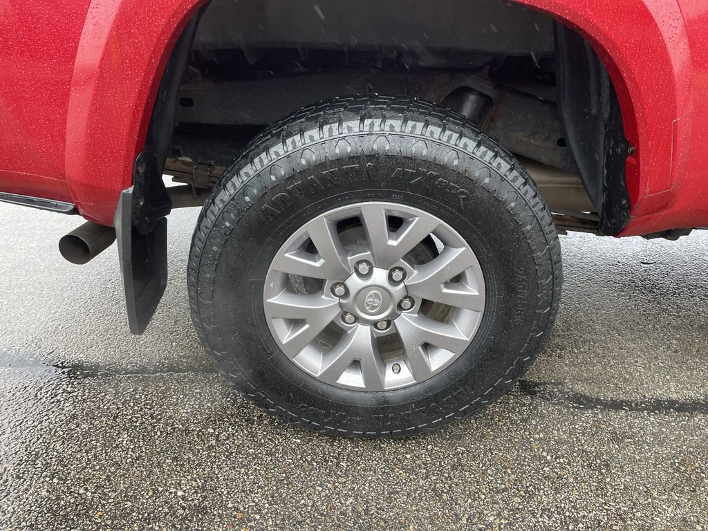 Used 2016 Toyota Tacoma SR5 w/ SR5 Appearance Package (SN) AWD/4WD image 12