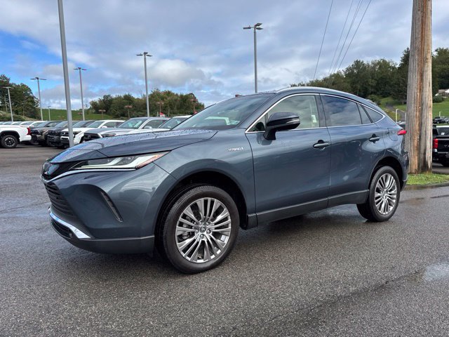 Used 2021 Toyota Venza XLE w/ Softex Package