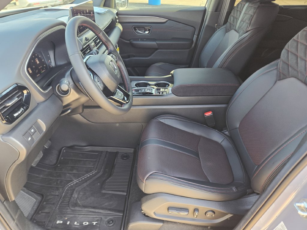 New 2026 Honda Pilot Black Edition image 7