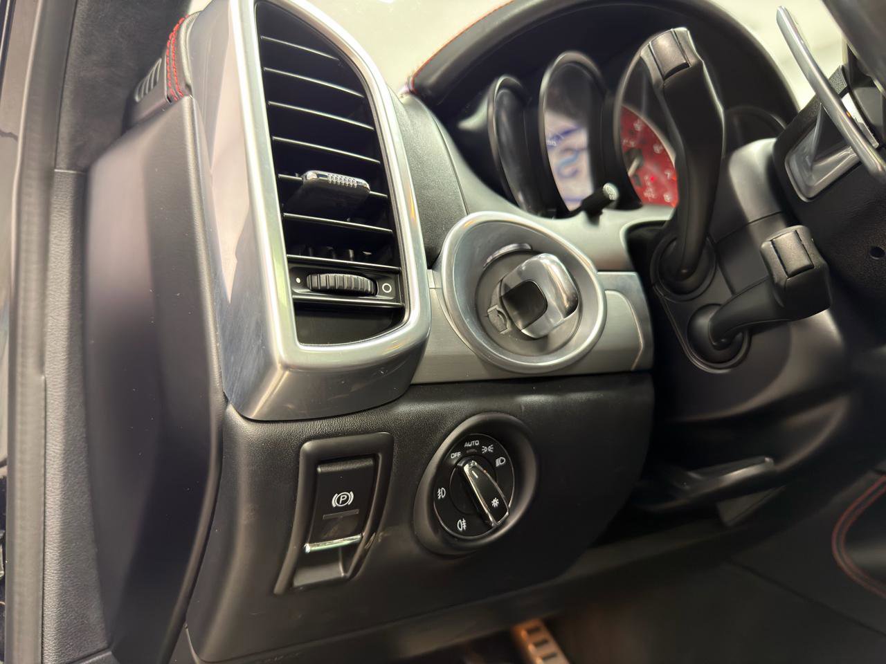 Used 2017 Porsche Cayenne GTS AWD/4WD image 16