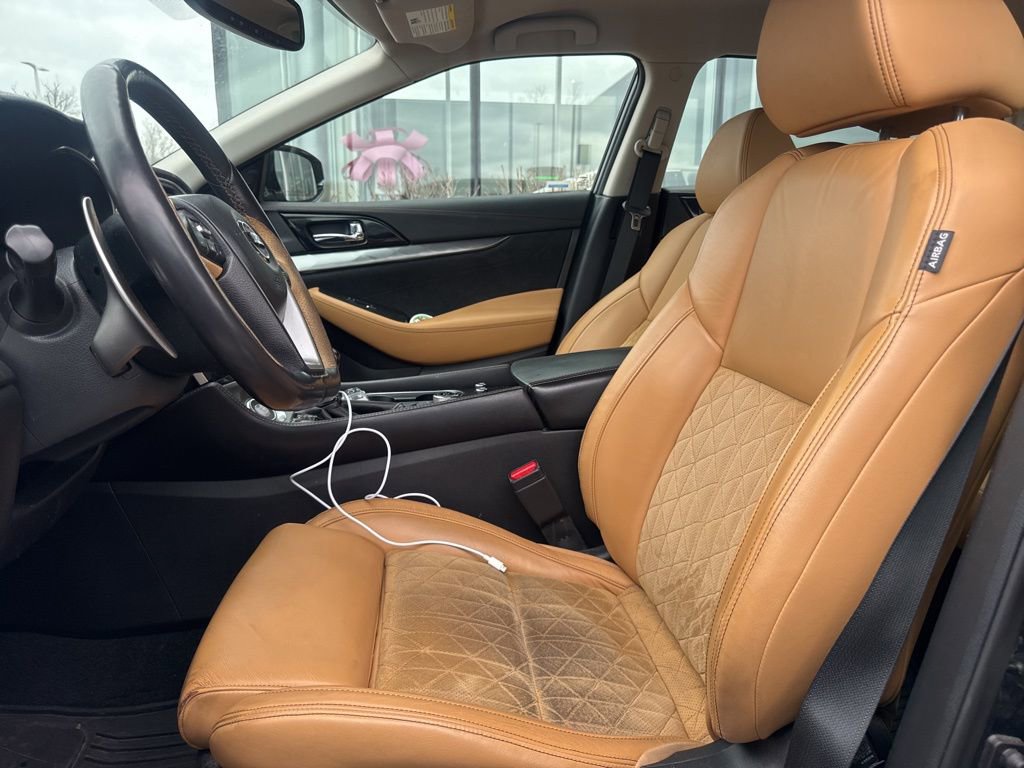 Used 2016 Nissan Maxima SR image 17