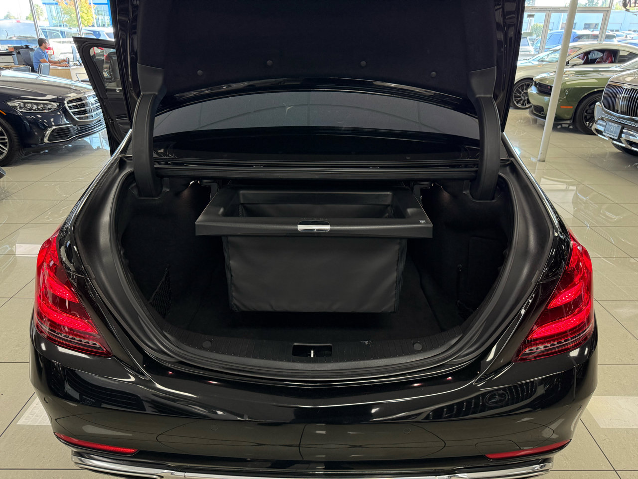 Used 2018 Mercedes-Benz S 450 Sedan image 32