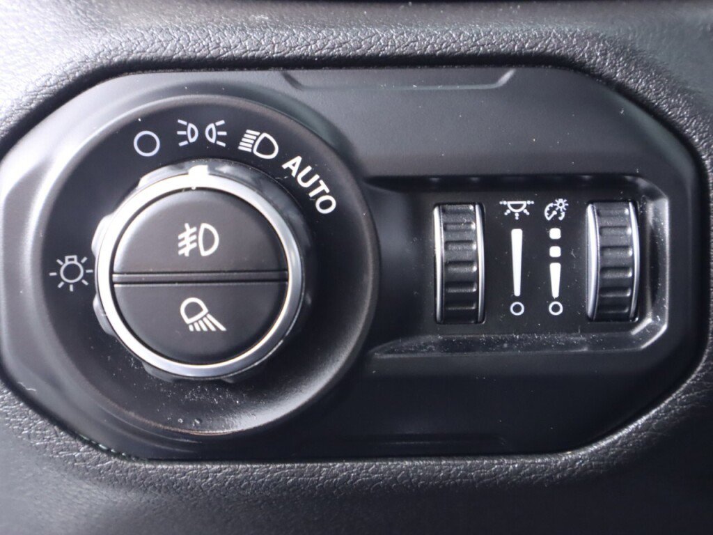 Used 2020 Jeep Gladiator Sport w/ Quick Order Package 24S AWD/4WD image 10