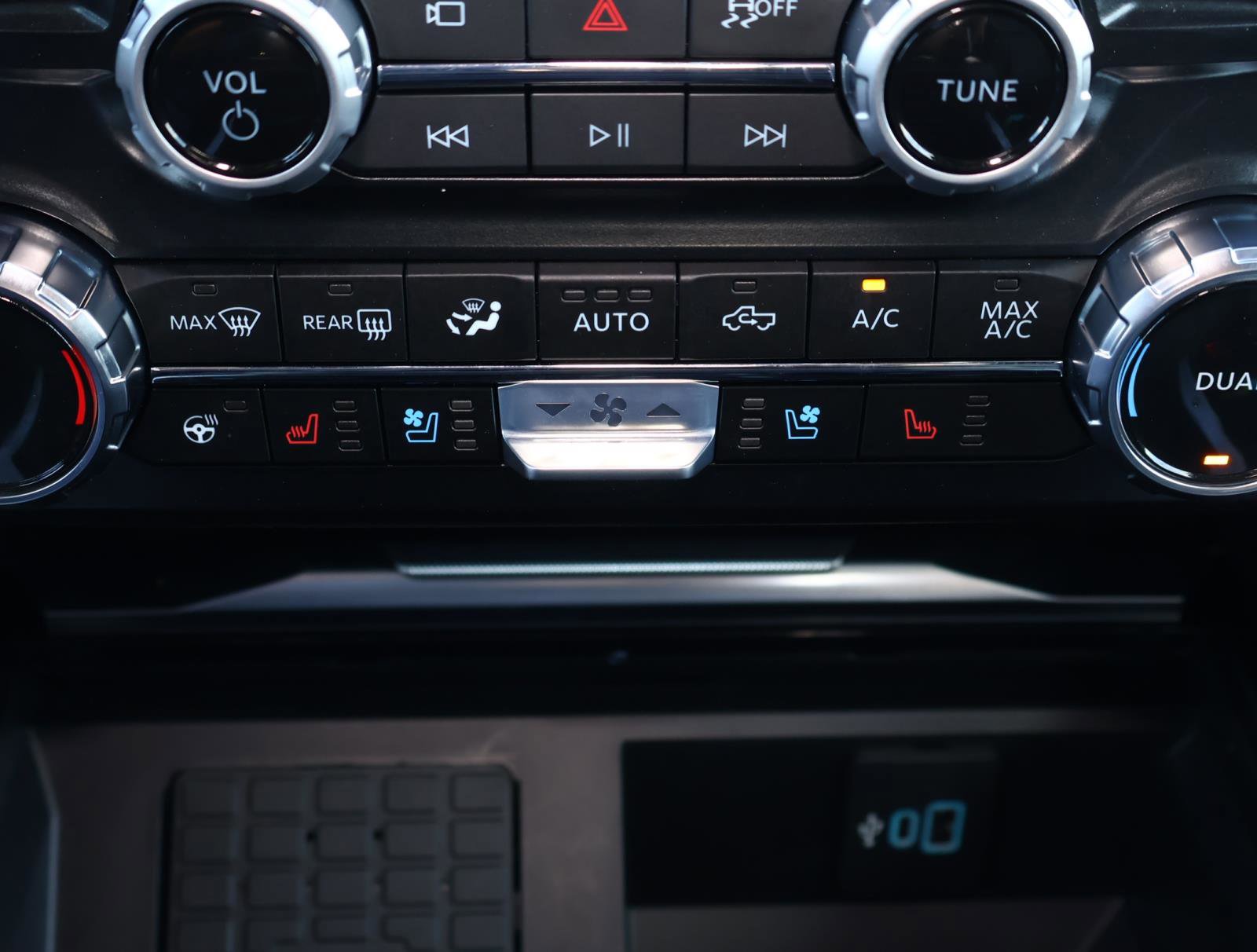 Used 2026 Ford F250 Platinum w/ Tremor Off-Road Package image 36