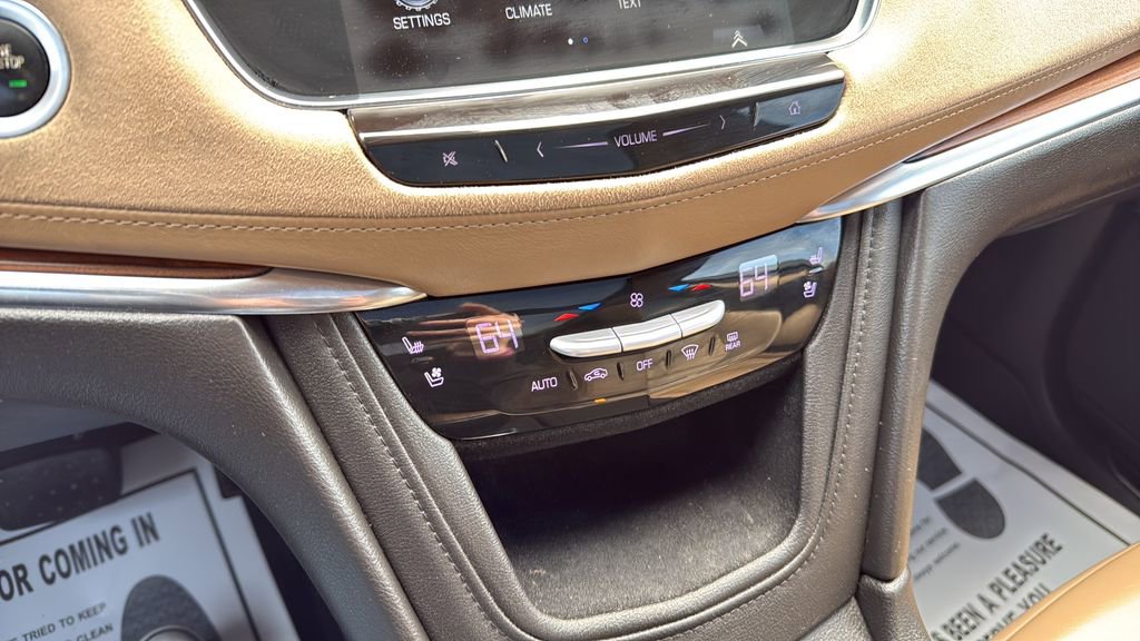 Used 2018 Cadillac XT5 Platinum w/ Driver Assist Package AWD/4WD image 38
